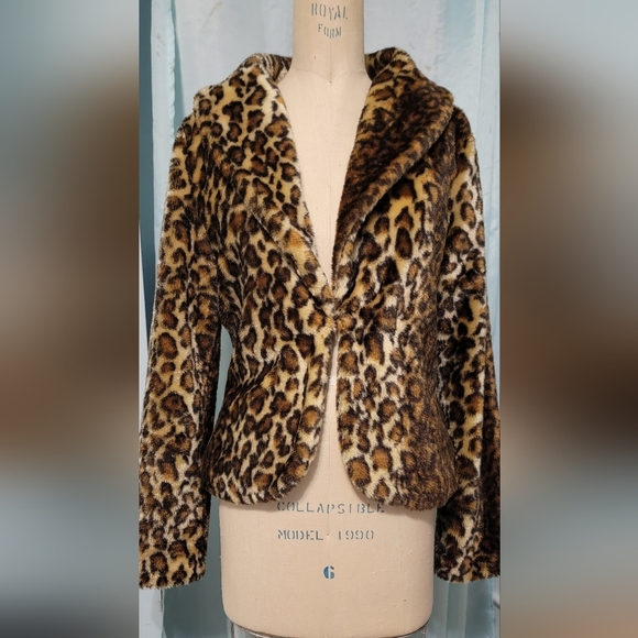 Tulle Jackets & Blazers - Velvety soft leopard faux fur 🐾
